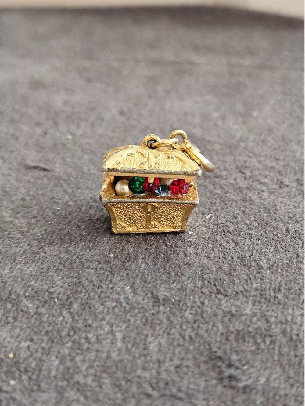 Monet Treasure Chest Charm